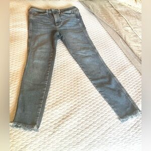 Free People crop denim jeans w/fringed detail-SZ 27